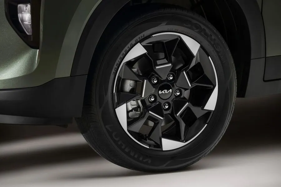 16” crystal cut alloy wheels